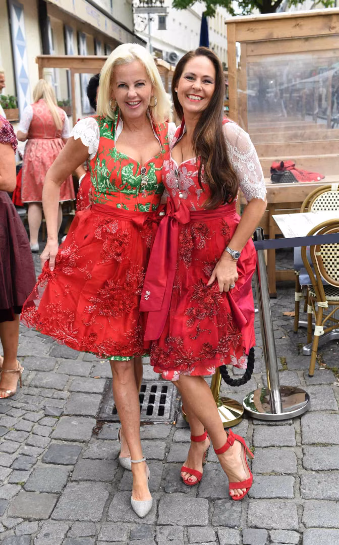 Astrid Söll mit Doris Melchner, Fotovermerk: Schneider-Press/Wolfgang Breiteneicher