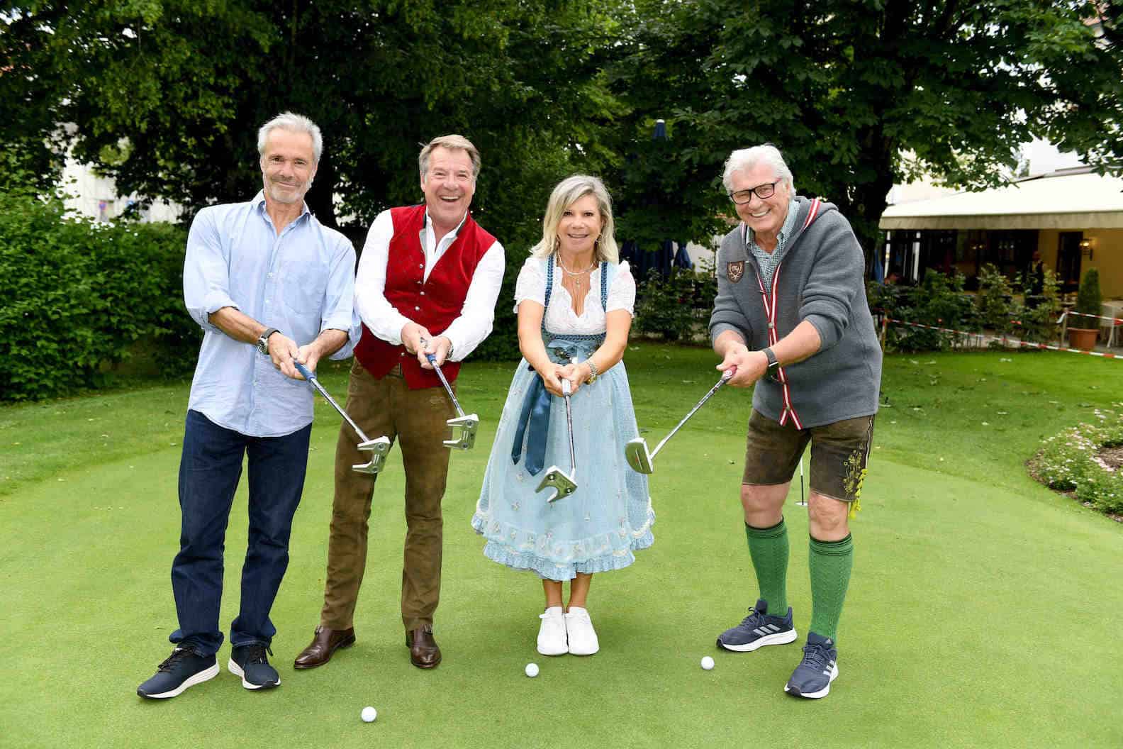 Hannes Jaenicke / Patrick Lindner / Marianne und Michael Hartl / 9. Marianne und Michael – Lederhos’n – Cup 2023 / Charity – Golf – Turnier zu Gunsten von „Frohes Herz“ e.V. / 23. Juni 2023 / Golf Club „Gut Egmating“, Fotovermerk: Schneider-Press/W.Breiteneicher